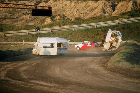 Campingvogn styrter